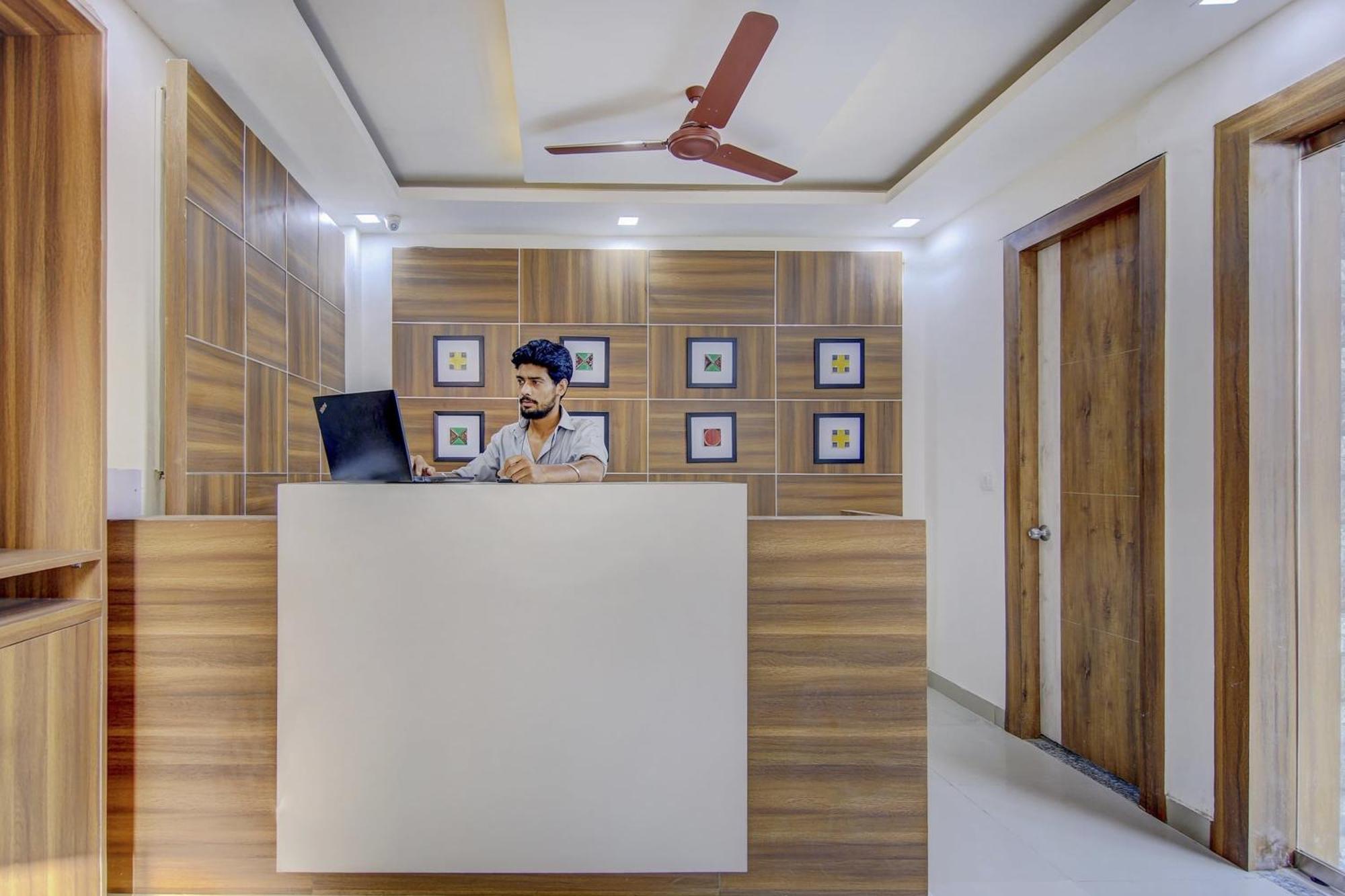 Collection O City Near Prem Mandir Gurgaon Exterior photo