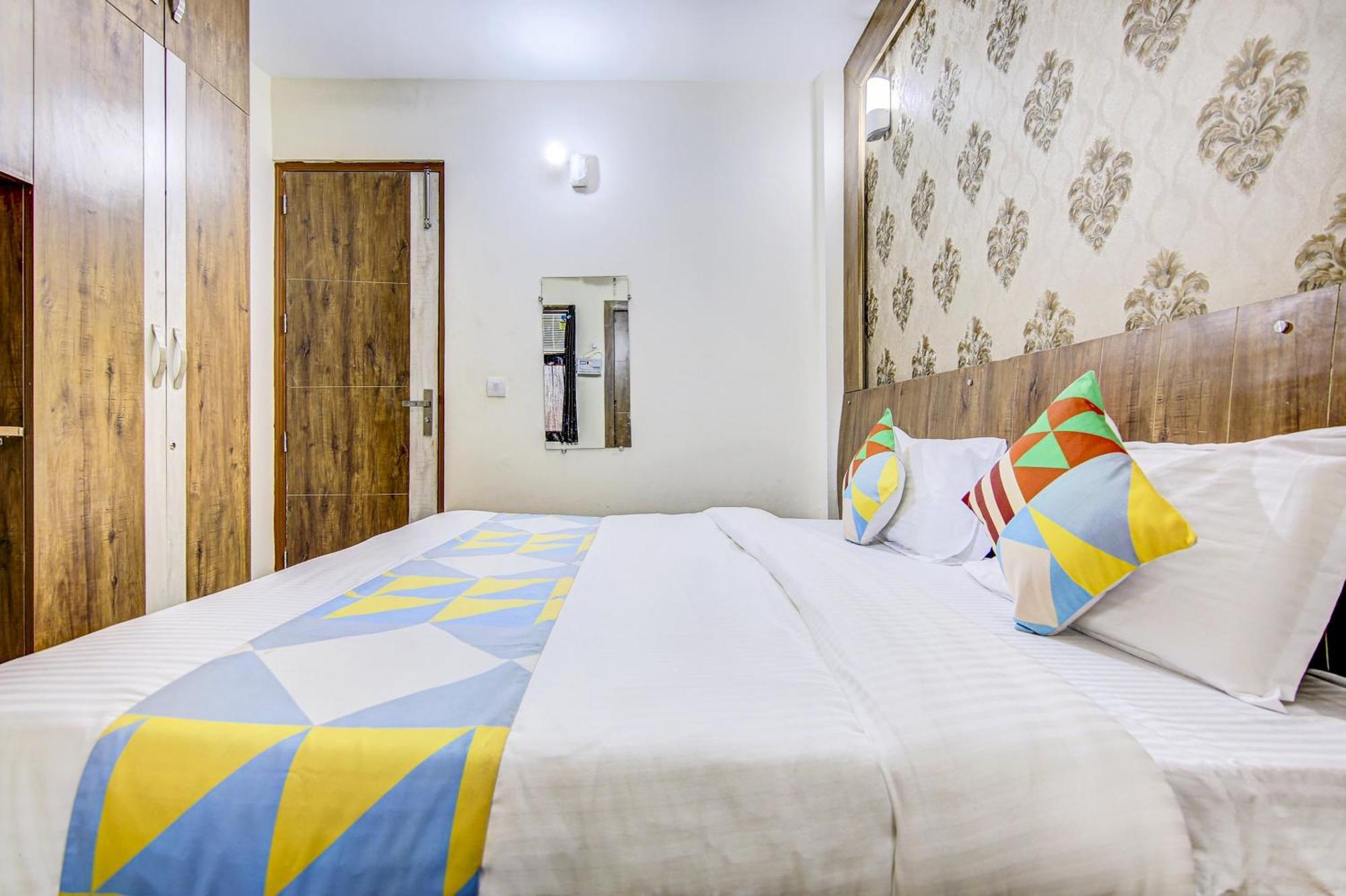 Collection O City Near Prem Mandir Gurgaon Exterior photo